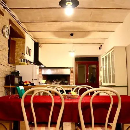Casa Lola Nel Centro Storico Di Bolognola Prázdninový dům