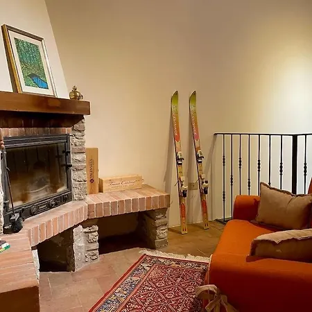 Casa Lola Nel Centro Storico Di Bolognola Pintura di Bolognola