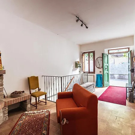 Casa Lola Nel Centro Storico Di Bolognola * Pintura di Bolognola